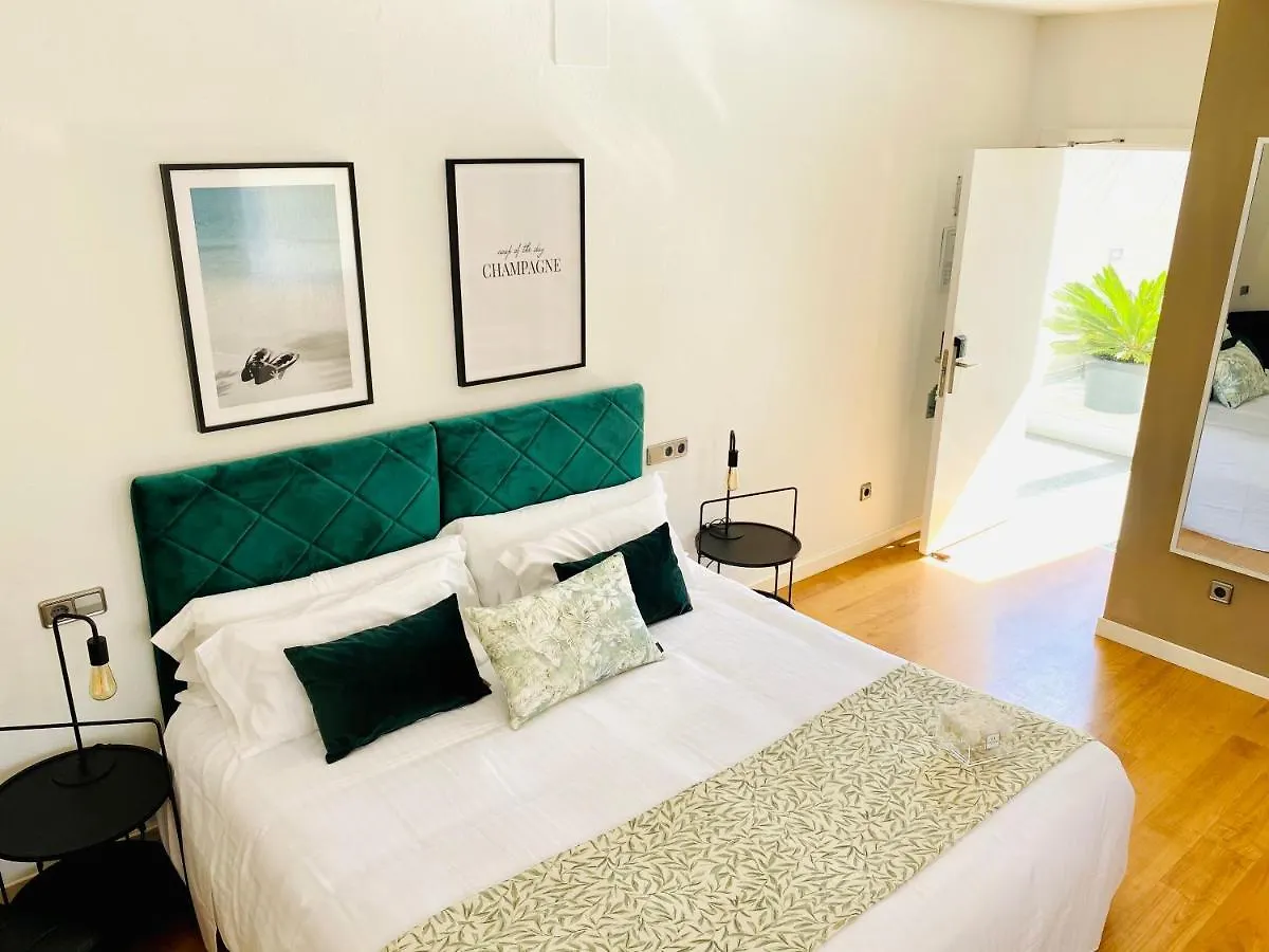 Hotel Carbonell Llança 2*,