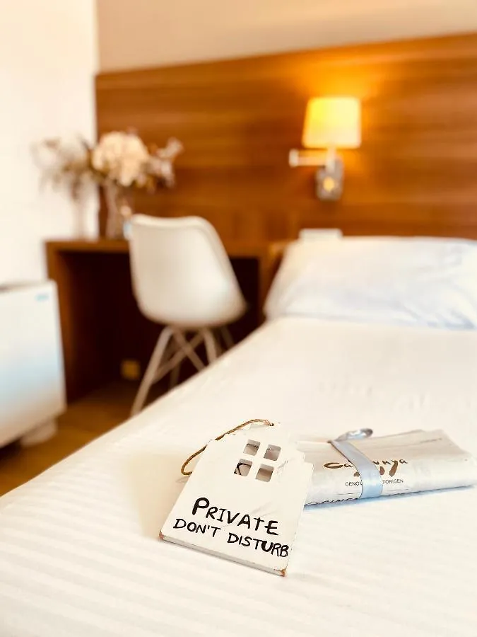 Hotel Carbonell Llanca