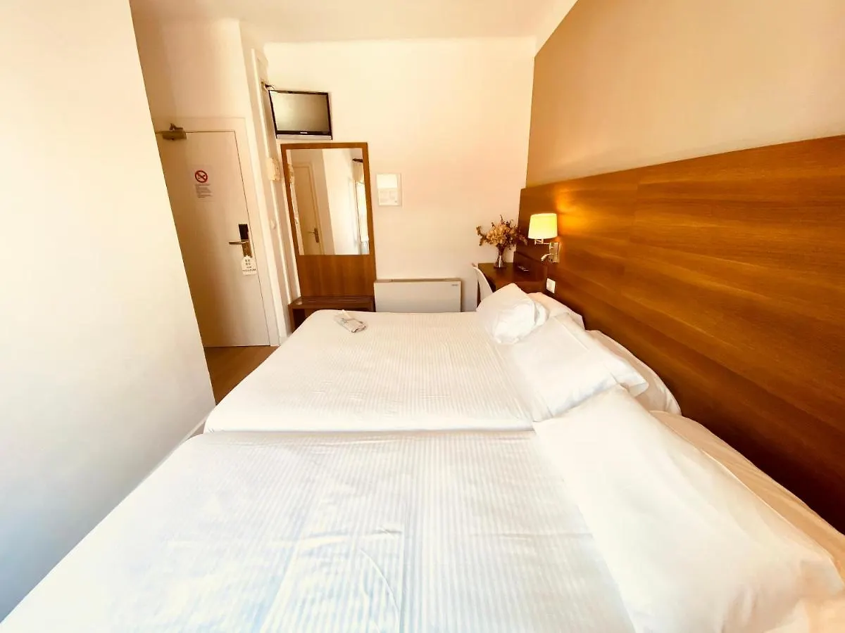 Hotel Carbonell Llanca