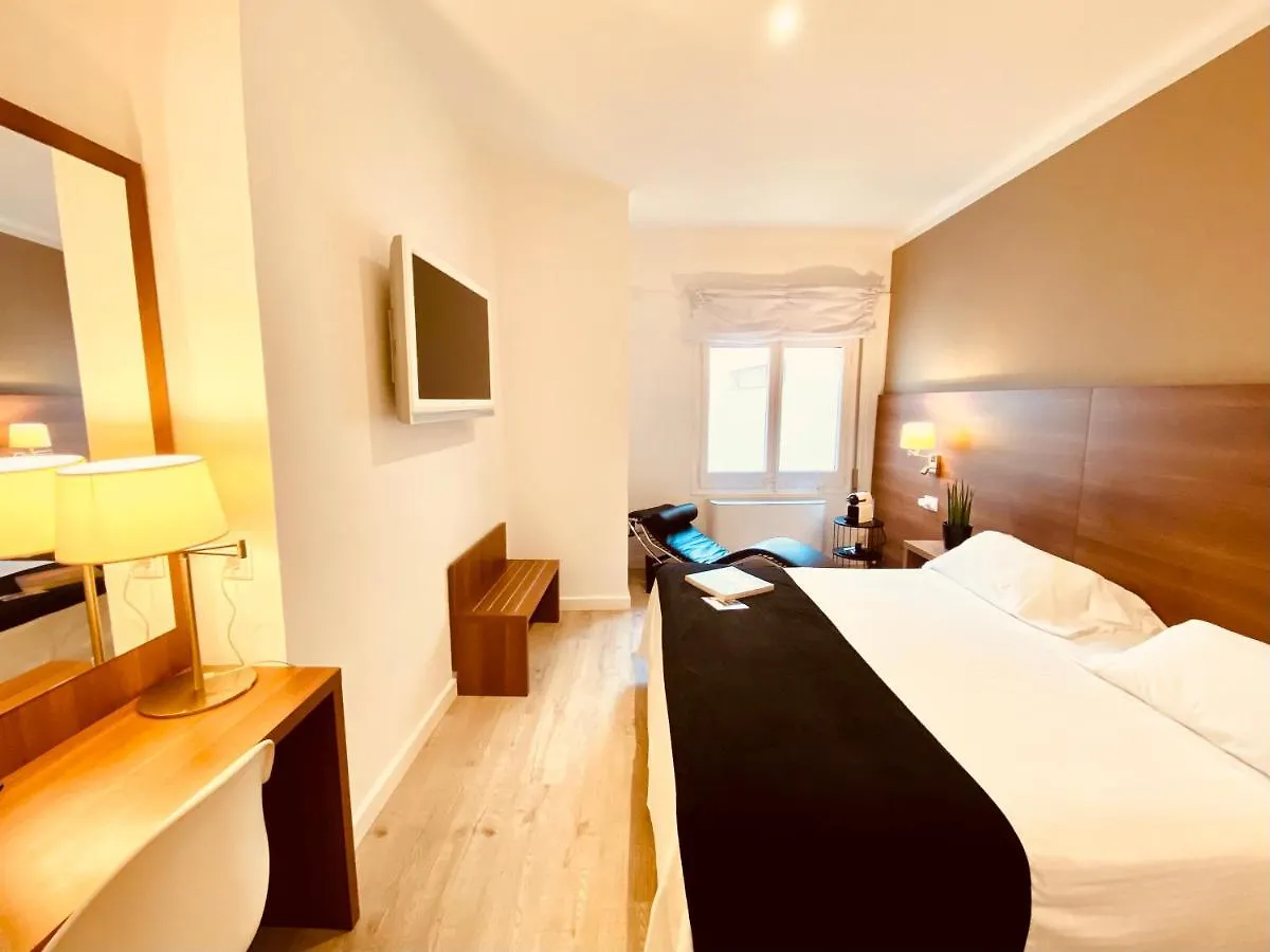 Hotel Carbonell Llanca