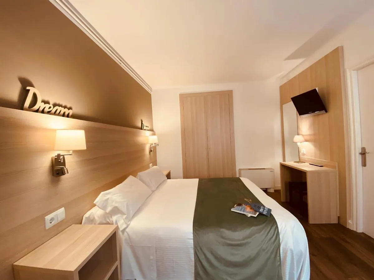 Hotel Carbonell Llanca 2*,