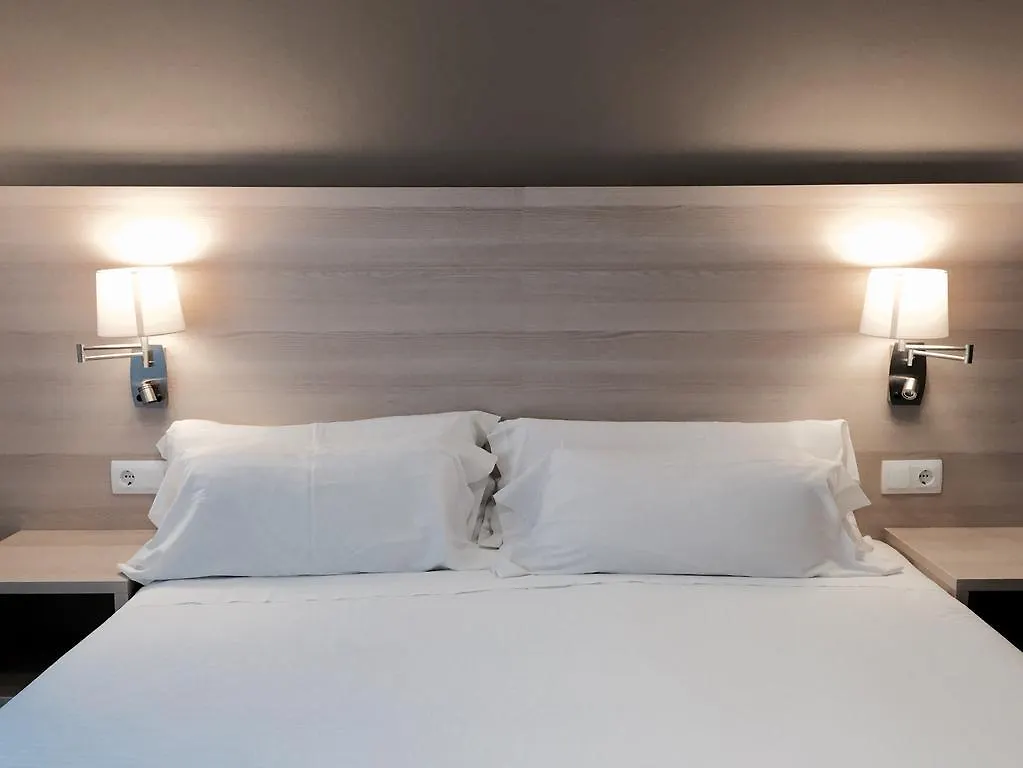 Hotel Carbonell Llanca