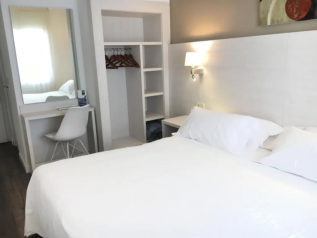 Hotel Carbonell Llanca Spain